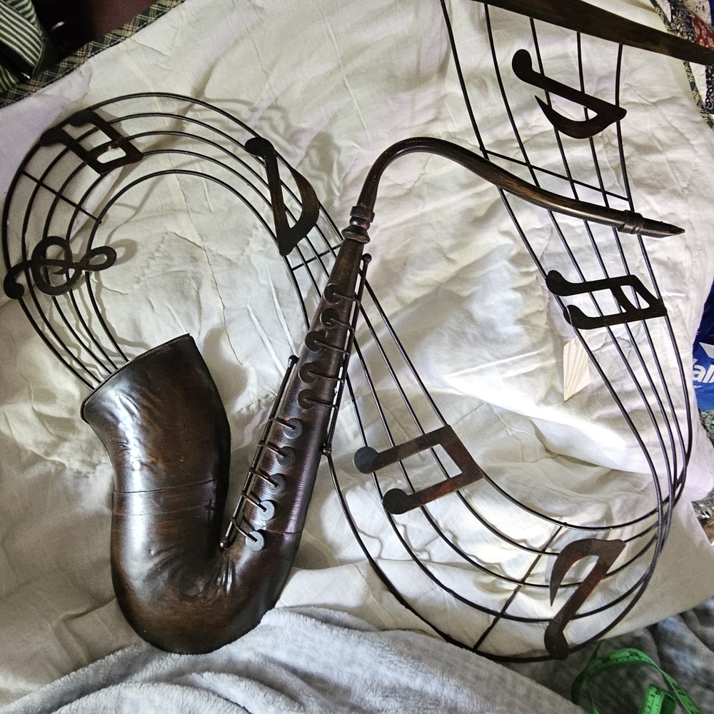 Musical Note Wall Sculpture in Bronze Finish